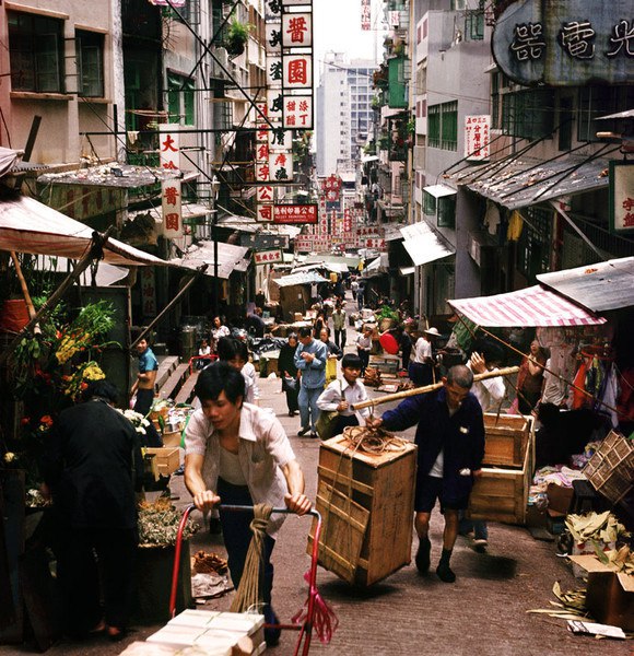 香港街市，70-90年代 source香港街市，70-90年代 source