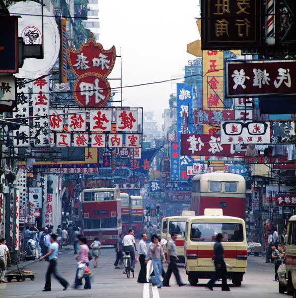 香港街市，70-90年代 source香港街市，70-90年代 source