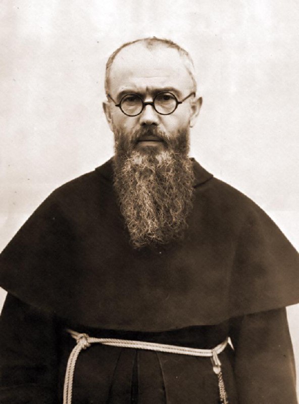 圣马克西莫·柯尔贝（St. Maximilian Kolbe）神父，波兰人，德军占领波兰后，他开设避难所，庇护了2000多名犹太人，1941年他被抓进奥斯维辛集中营，有一天，有3名集中营囚犯逃跑了，怒不可遏的看守长决定随机挑10个囚犯出来饿死以恐吓剩下的人