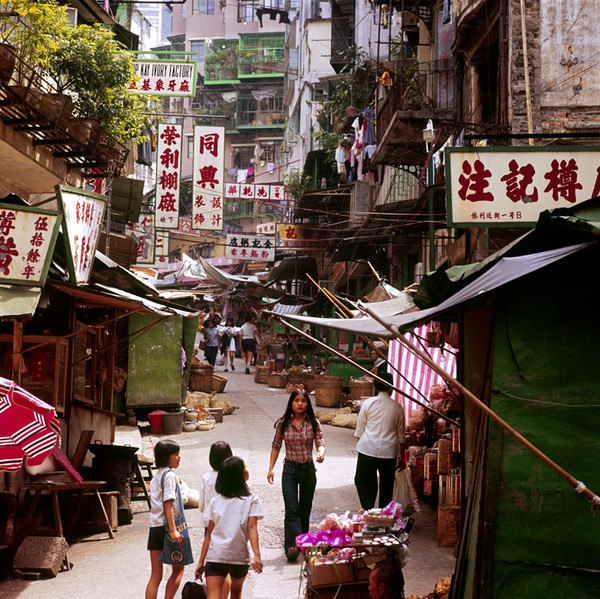 香港街市，70-90年代 source香港街市，70-90年代 source