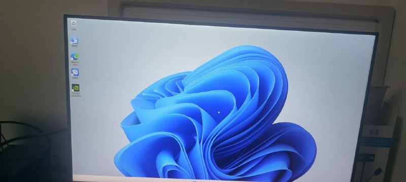 用小兵一键重启做了个u盘启动的系统，完事儿后系统出现方框□等乱码，求问怎么解决