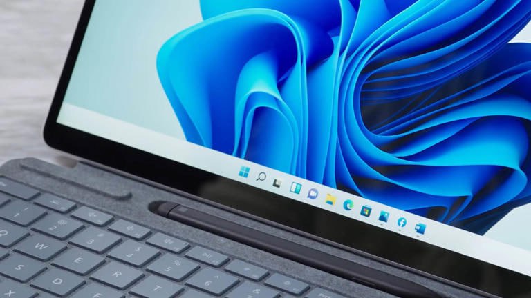 微软可能为Windows 12带来AI元素 公司已在ChatGPT上下了重注 | 详文