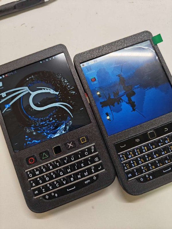 Hackberry-Pi_Zero-掌上Linux终端：使用树莓派Zero 2W作为核心，搭载4英寸720x720 TFT显示屏的便携式Linux终端，配备原始黑莓键盘，适合黑客学习和娱乐使用Hackberry-Pi_Zero-掌上Linux终端：使用树莓派Zero 2W作为核心，搭载4英寸720x720 TFT显示屏的便携式Linux终端，配备原始黑莓键盘，适合黑客学习和娱乐使用