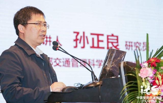 孙正良开播十分钟被骂下播，只因设计的新版红绿灯太复杂 | 详文ps;被公安部辟谣了，没有所谓的新版