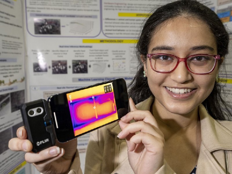 少年发明了一种实时发现大象偷猎者的低成本工具 | 详文17 岁的 Anika Puri 创建了一个机器学习驱动的模型，可以分析人类和大象的运动模式